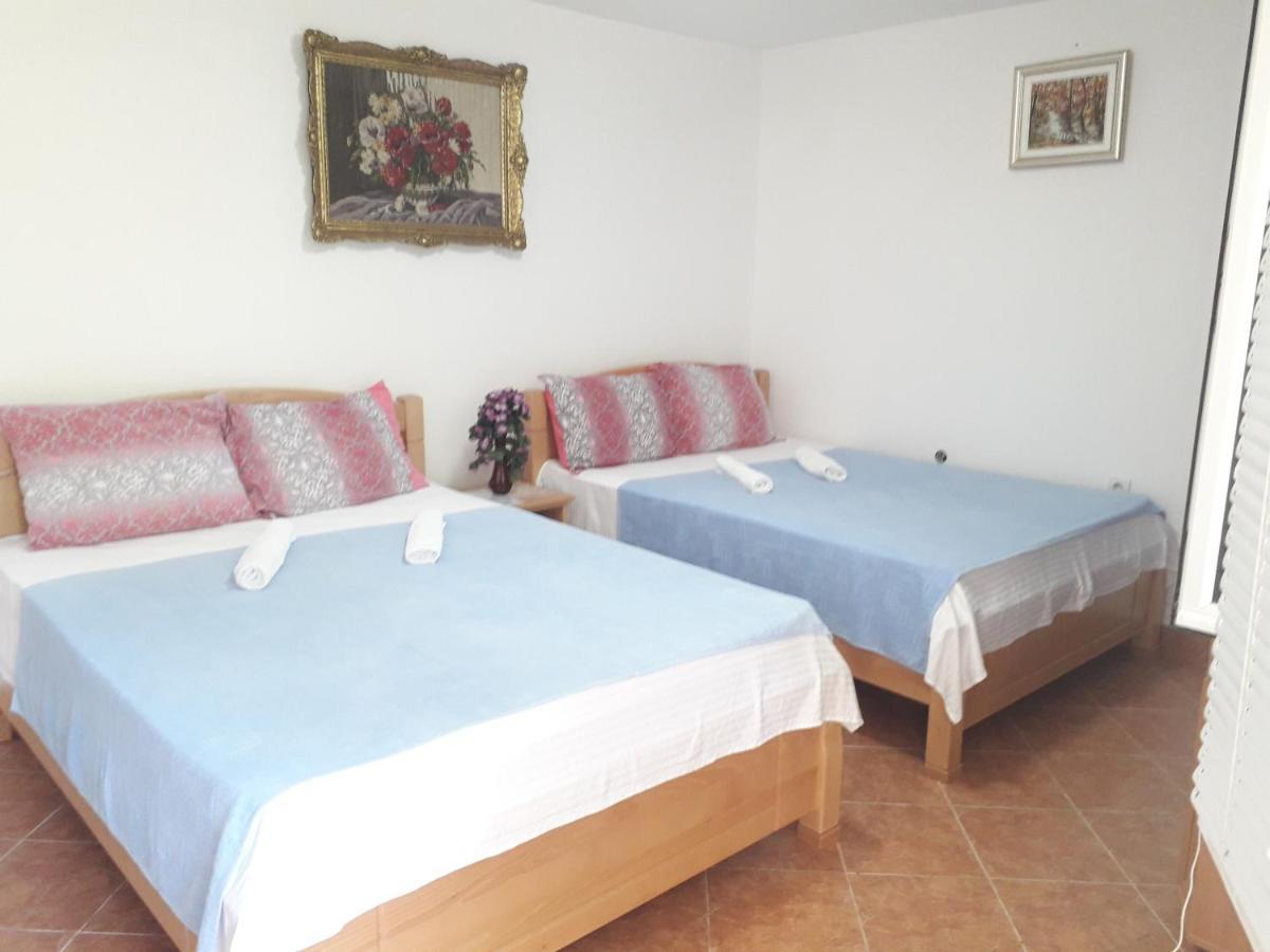 Apartments Petkovic Petrovac ภายนอก รูปภาพ