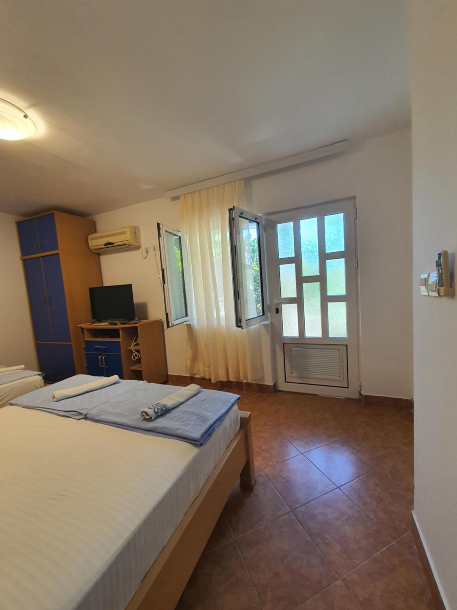 Apartments Petkovic Petrovac ภายนอก รูปภาพ