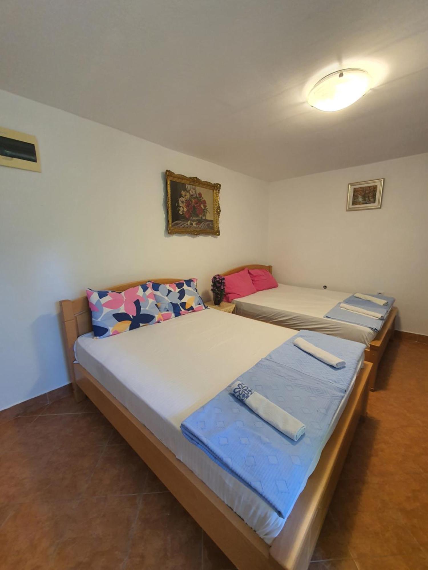 Apartments Petkovic Petrovac ภายนอก รูปภาพ