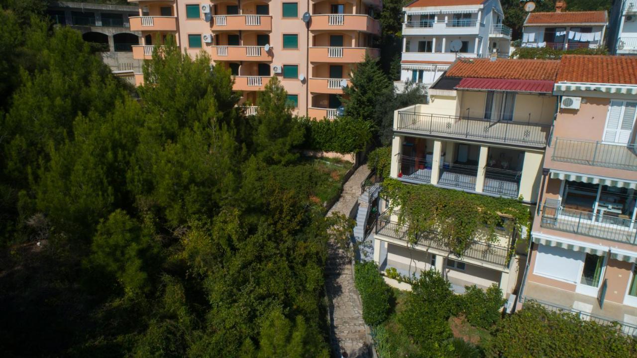 Apartments Petkovic Petrovac ภายนอก รูปภาพ