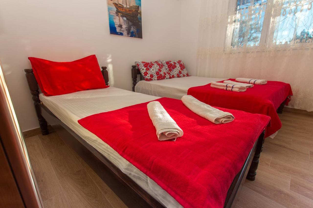 Apartments Petkovic Petrovac ภายนอก รูปภาพ